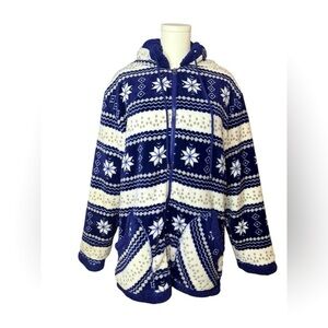 ~ Trail Crest‎ Navy and White 100 % Polyester Snowflake Patterned Jacket S…